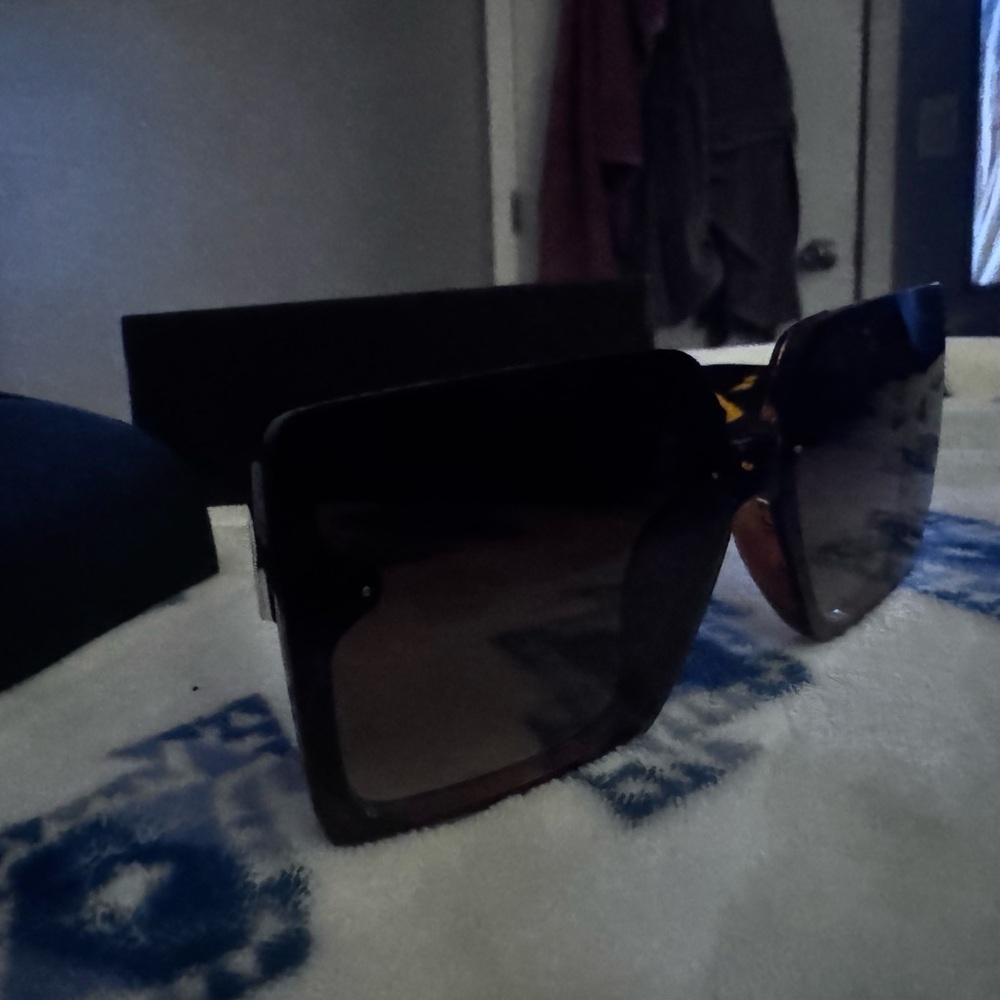 Stylish Oversized Sunglasses